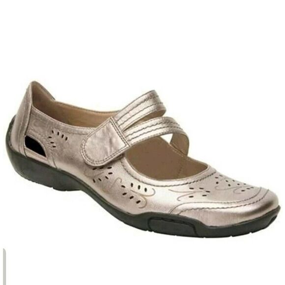 NWT Ros Hommerson Womens Chelsea Leather Mary Jane Flats Pewter Size 6.5 - Picture 1 of 6